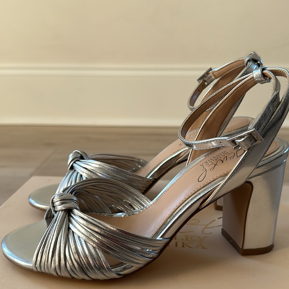 Jewel Badgley Mischka Women’s size 5 block heels - Picture 5 of 11